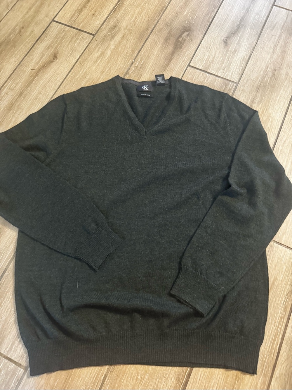 Calvin Klein Men's 100% Merino Wool V-Neck Sweater - Forest Green